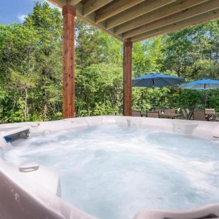 Premier Retreat With Hot Tub, Theater & Pool Table Vila Hollister Exterior foto