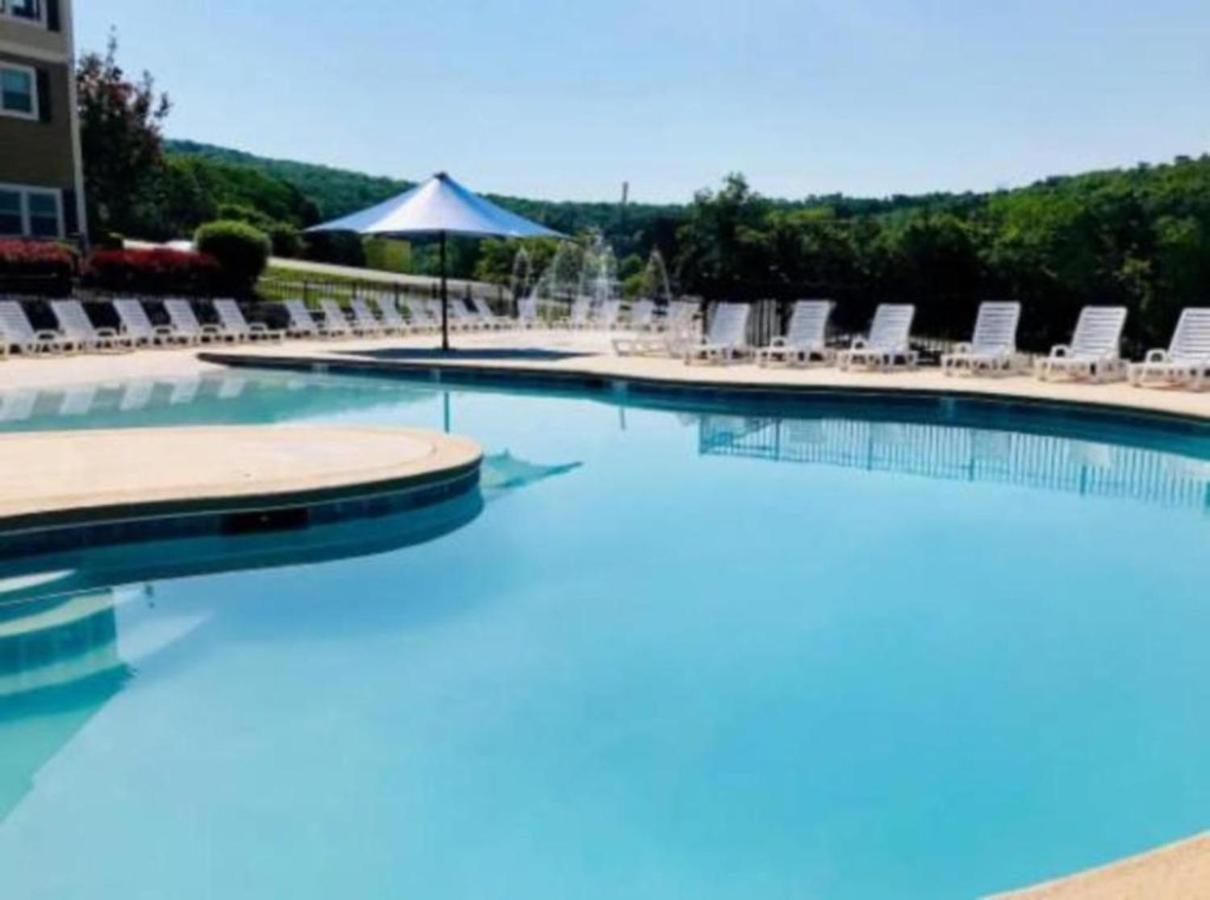 Premier Retreat With Hot Tub, Theater & Pool Table Vila Hollister Exterior foto