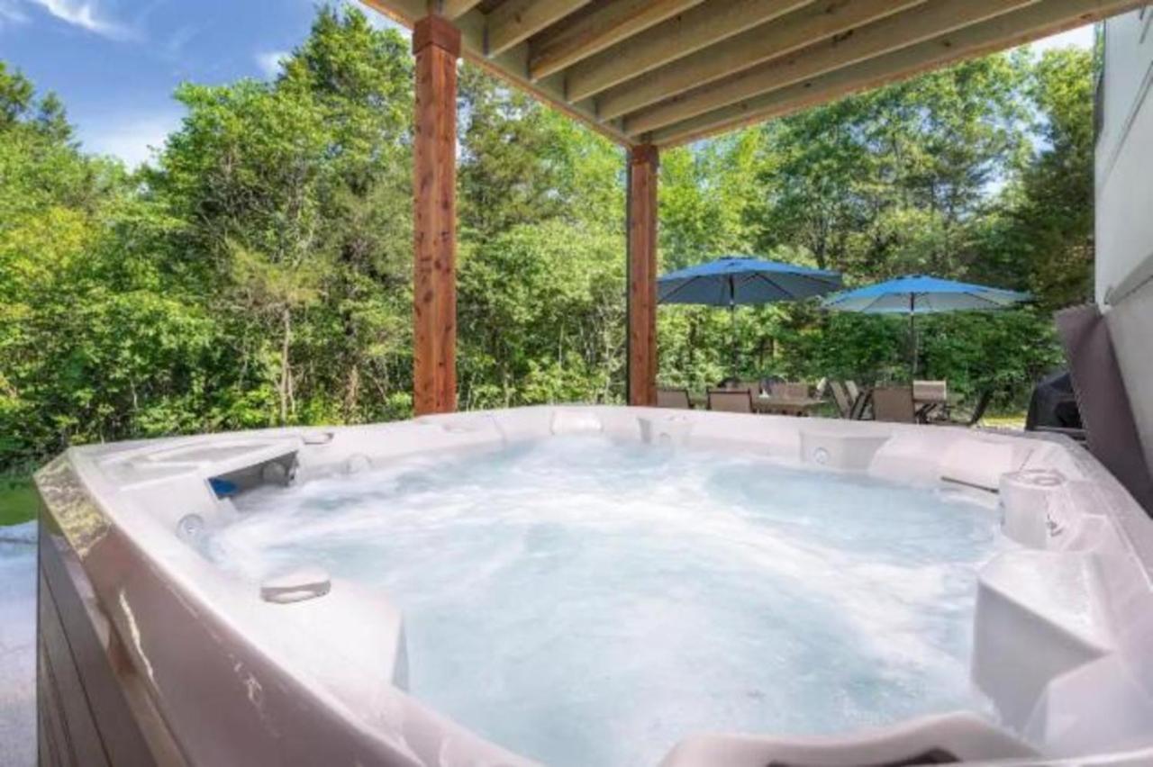 Premier Retreat With Hot Tub, Theater & Pool Table Vila Hollister Exterior foto