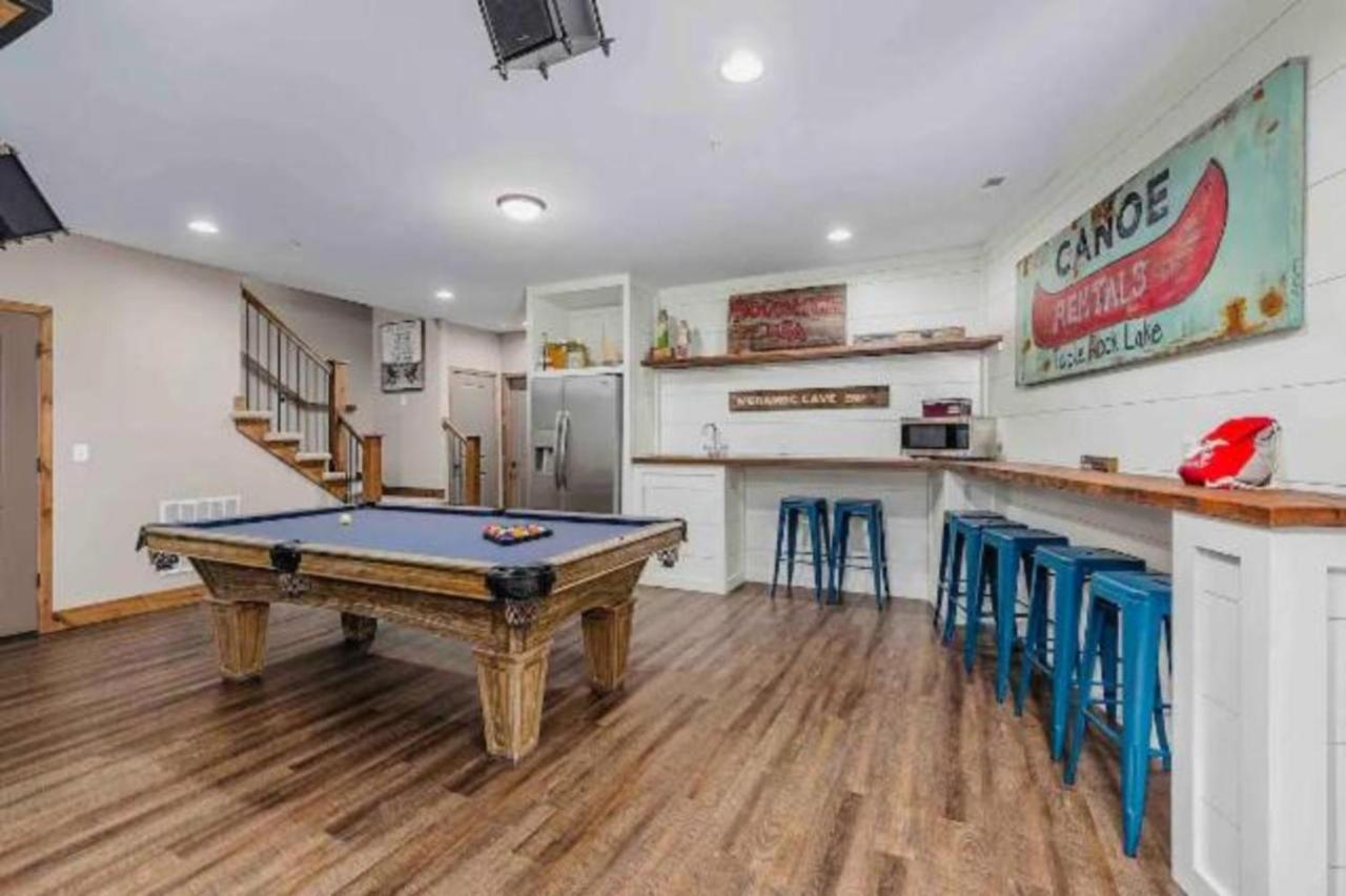 Premier Retreat With Hot Tub, Theater & Pool Table Vila Hollister Exterior foto